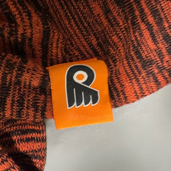 Philadelphia Flyers FOCO Orange and Black Knit Infinity Scarf - Picture 6 of 9